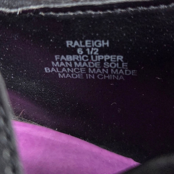 Madden Girl Black Ankle Booties with Ruffle Detail Size 6 1/2   4 Inch Heel - Picture 6 of 6